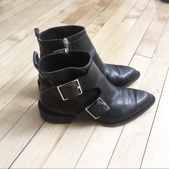 capezzani Shoes Capezzani Buckle Embellished Leather